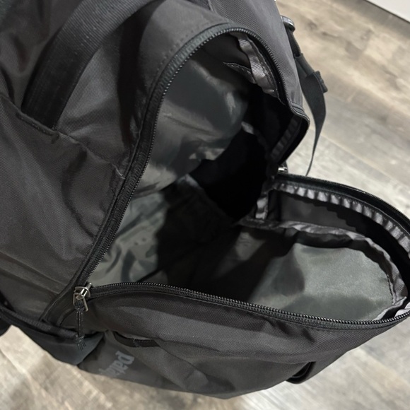 Patagonia Refugio Daypack 26L Backpack, VGUC - Picture 11 of 15